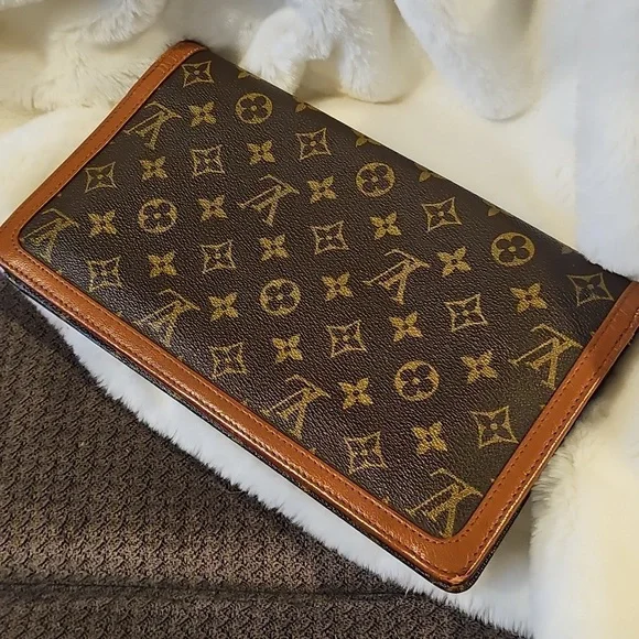 Louis Vuitton Dame Pochette GM